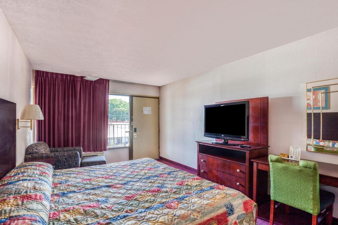 Oyo Hotel Decatur I-20 East & Wesley Club Dr Екстер'єр фото